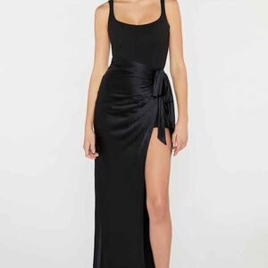 Cinq à Sept Marian Gown NWT Size 4